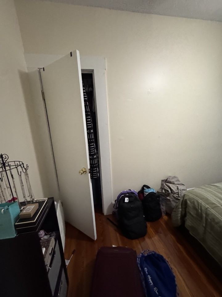 132 1/2 Oxford St #12 - Photo 5 of 11
