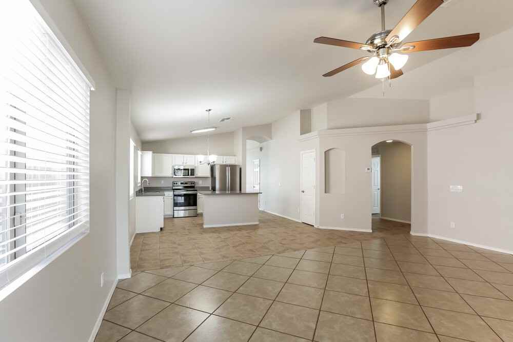 4314 N 124th Ave - Photo 5 of 16