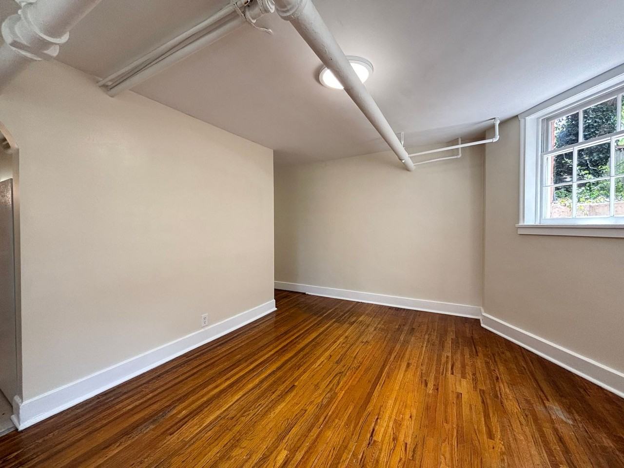 1215 E. 300 S. - Photo 4 of 41