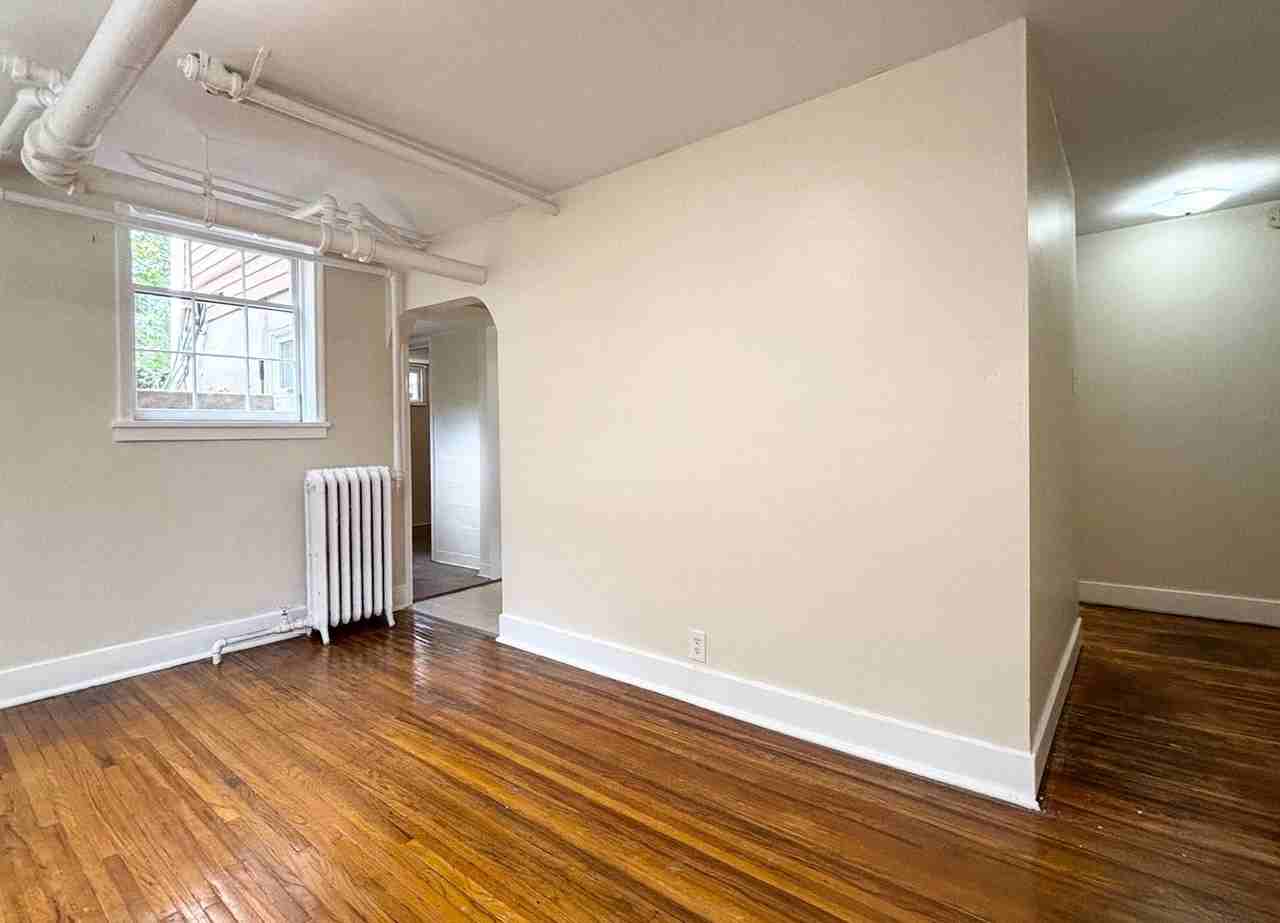 1215 E. 300 S. - Photo 5 of 41
