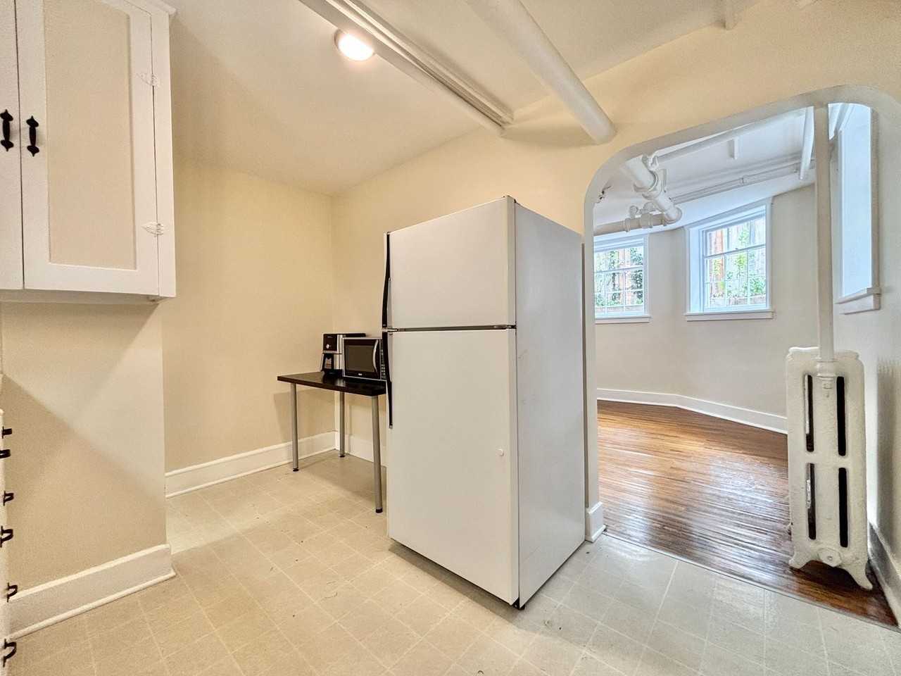 1215 E. 300 S. - Photo 6 of 41