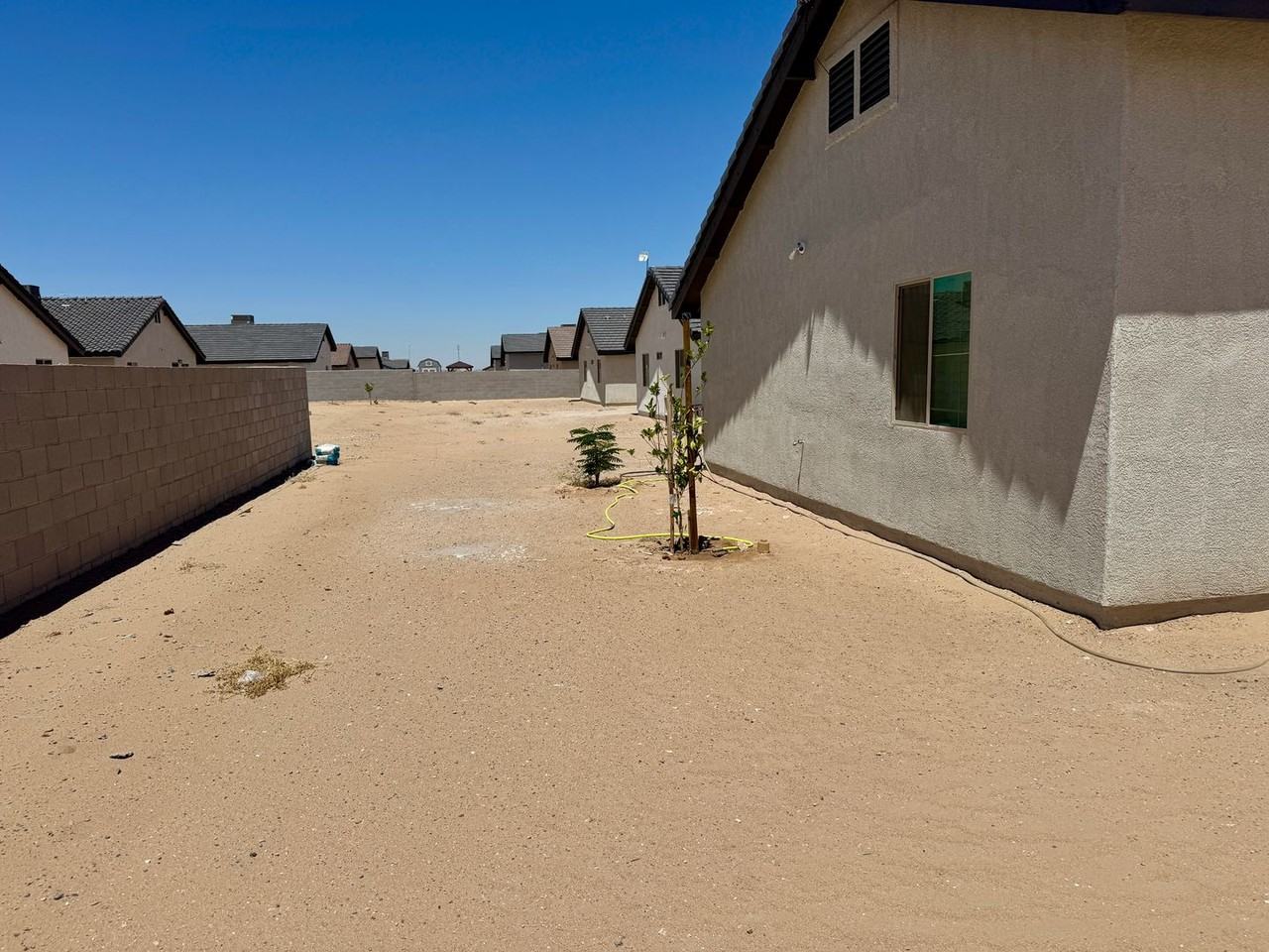 4711 4711 E Los Olivos Dr - Photo 3 of 17