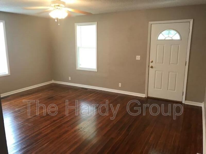 300A 300 - Photo 2 of 12