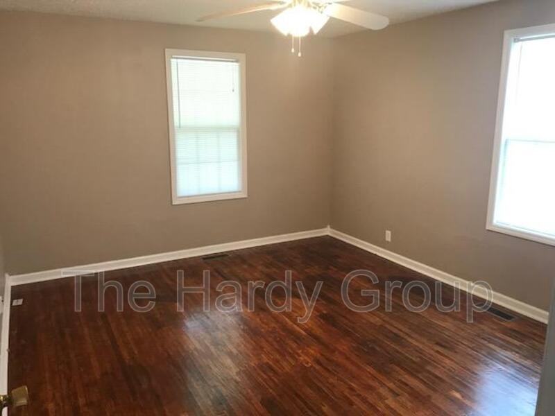 300A 300 - Photo 3 of 12