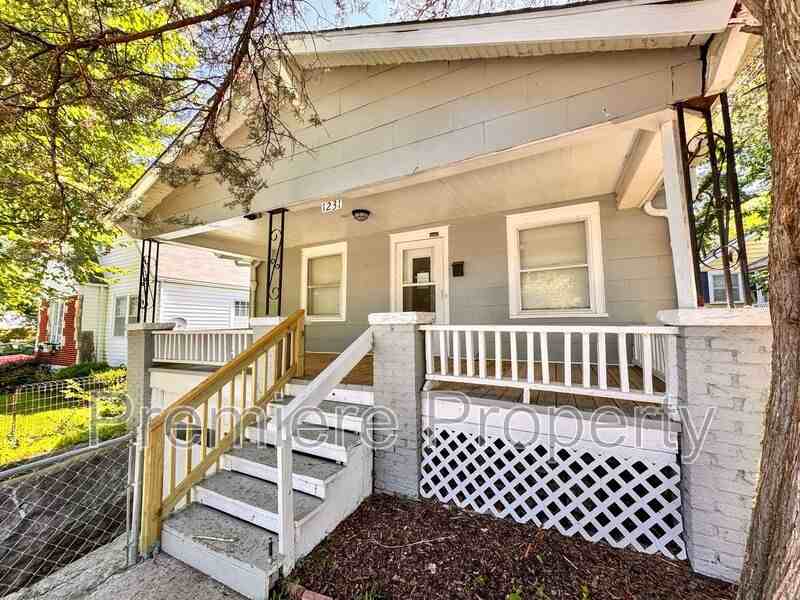 1231 S Hardy Ave - Photo 2 of 15