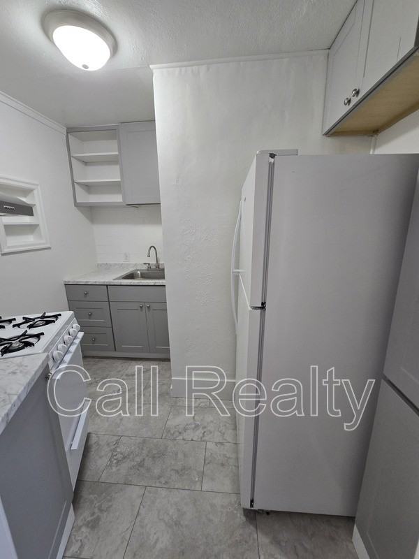 1425 West 6th Avenue #B - Photo 4 of 10