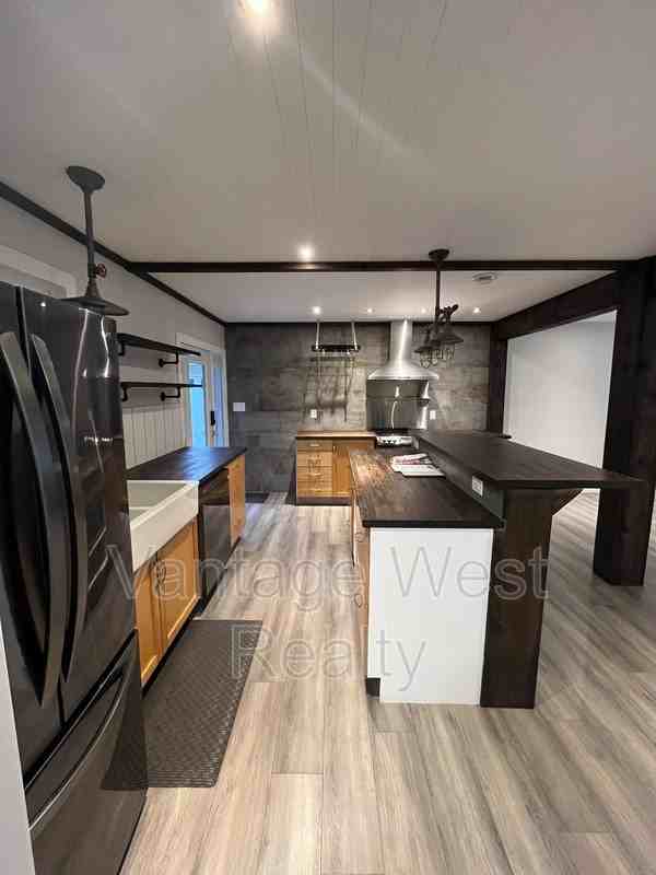 531 Hein Rd - Photo 2 of 24