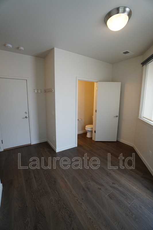 518 Park Avenue West - Photo 3 of 20