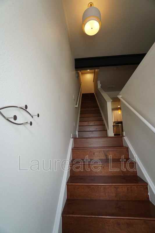 518 Park Avenue West - Photo 4 of 20