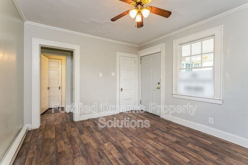 2601 Stockton St - Photo 3 of 12