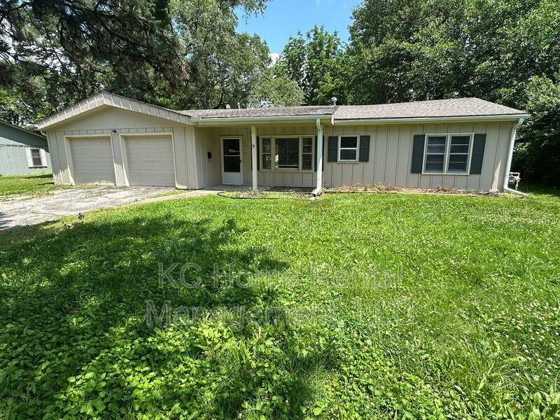 8017 England Dr - Photo 2 of 38