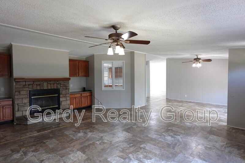 1211 Dwellings St - Photo 5 of 14