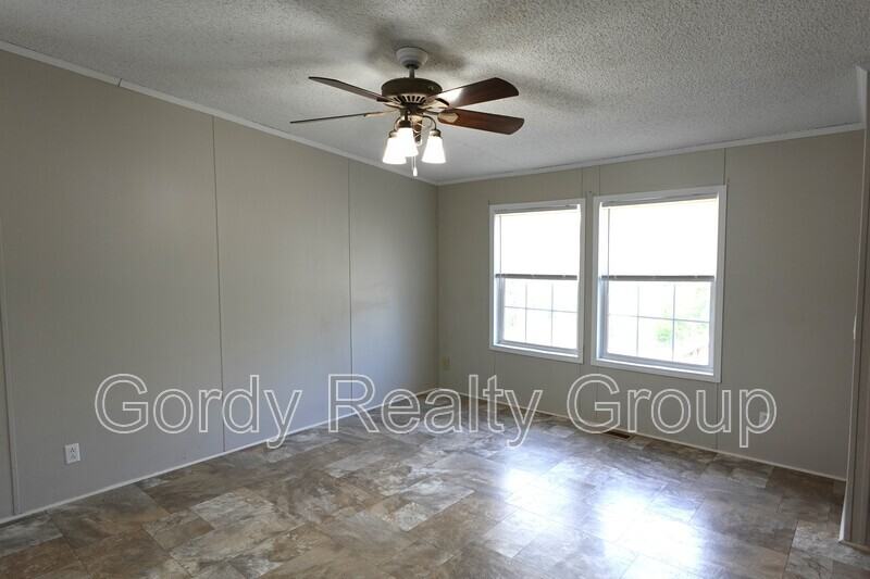 1211 Dwellings St - Photo 6 of 14