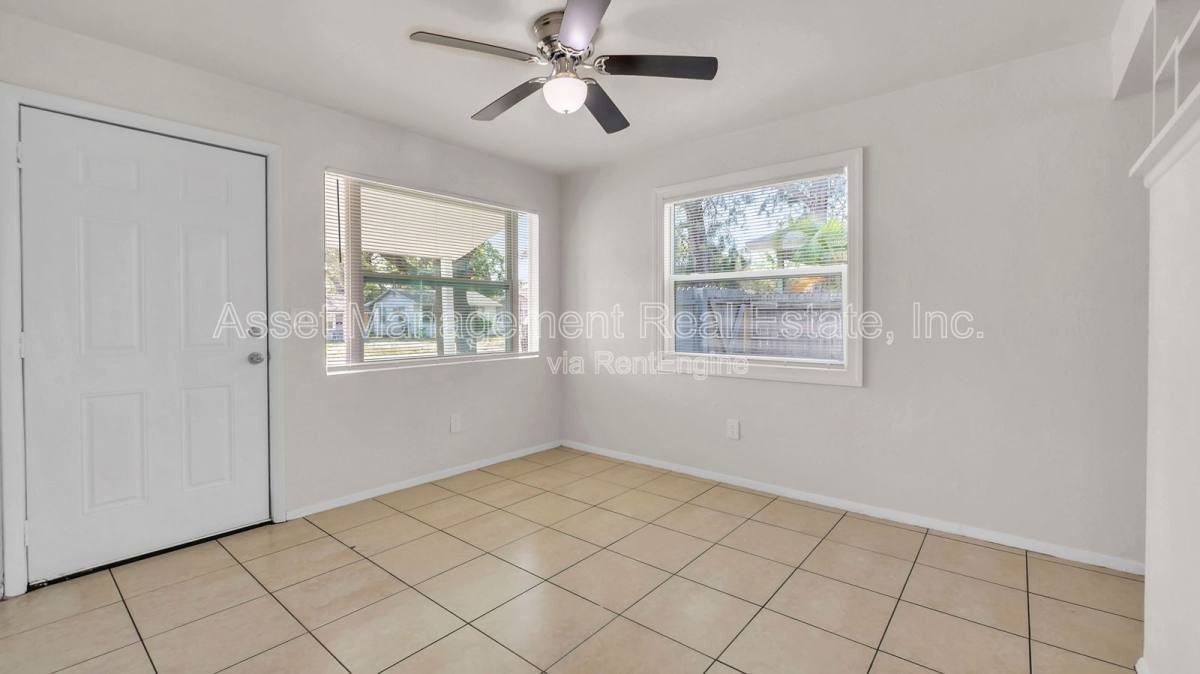 1711 45th St S - Photo 3 of 10