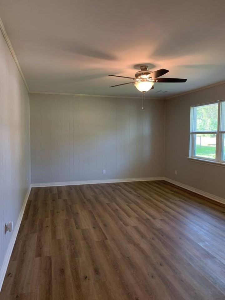 1307 Adams St - Photo 2 of 10