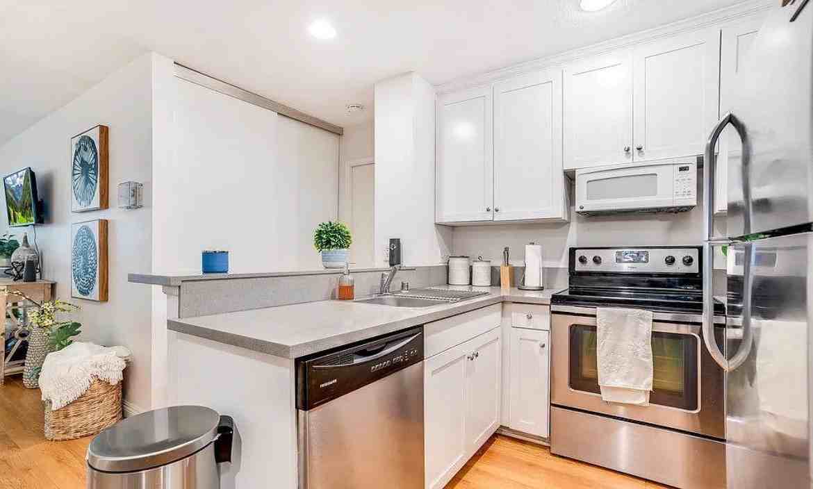 4600 Lamont St - Photo 3 of 8