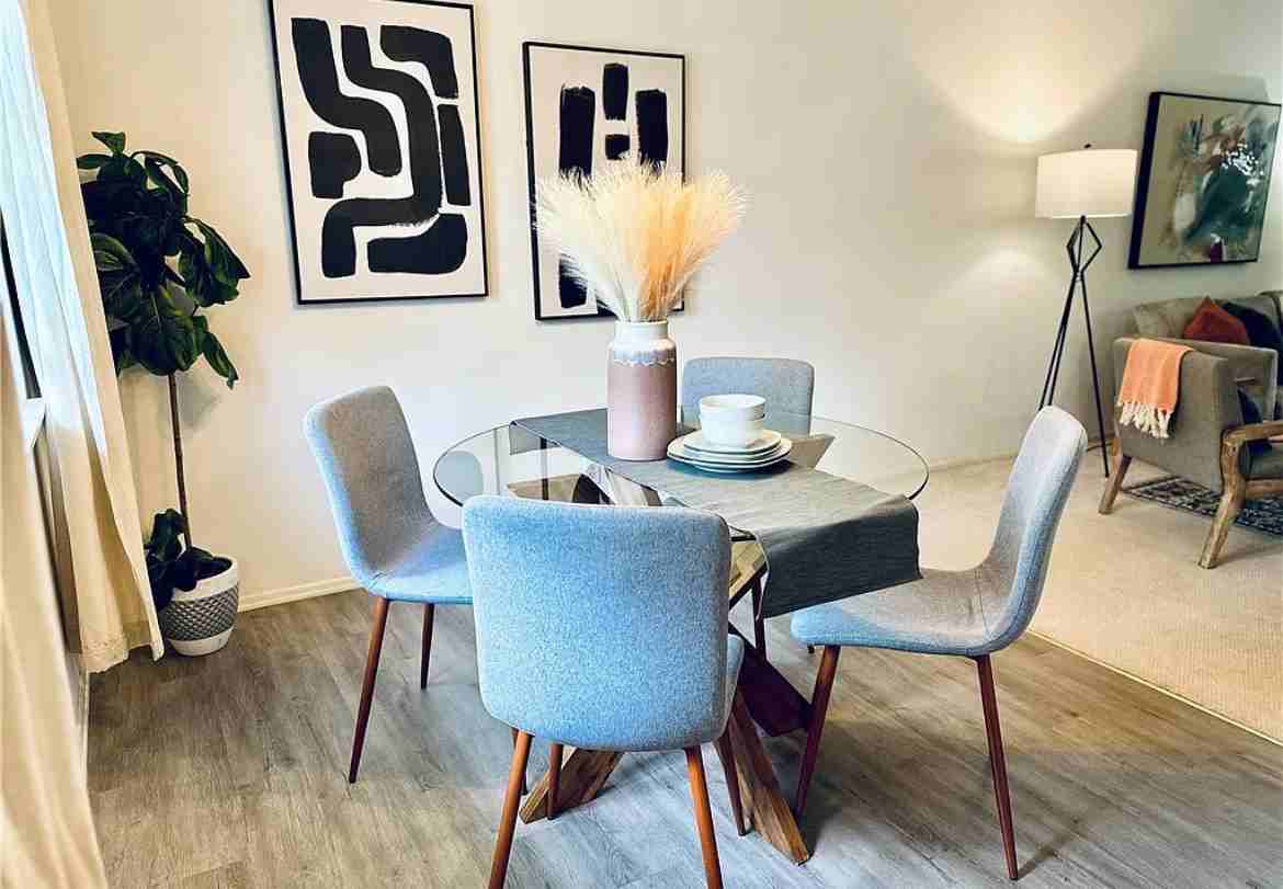 5827 Bowcroft St - Photo 3 of 11