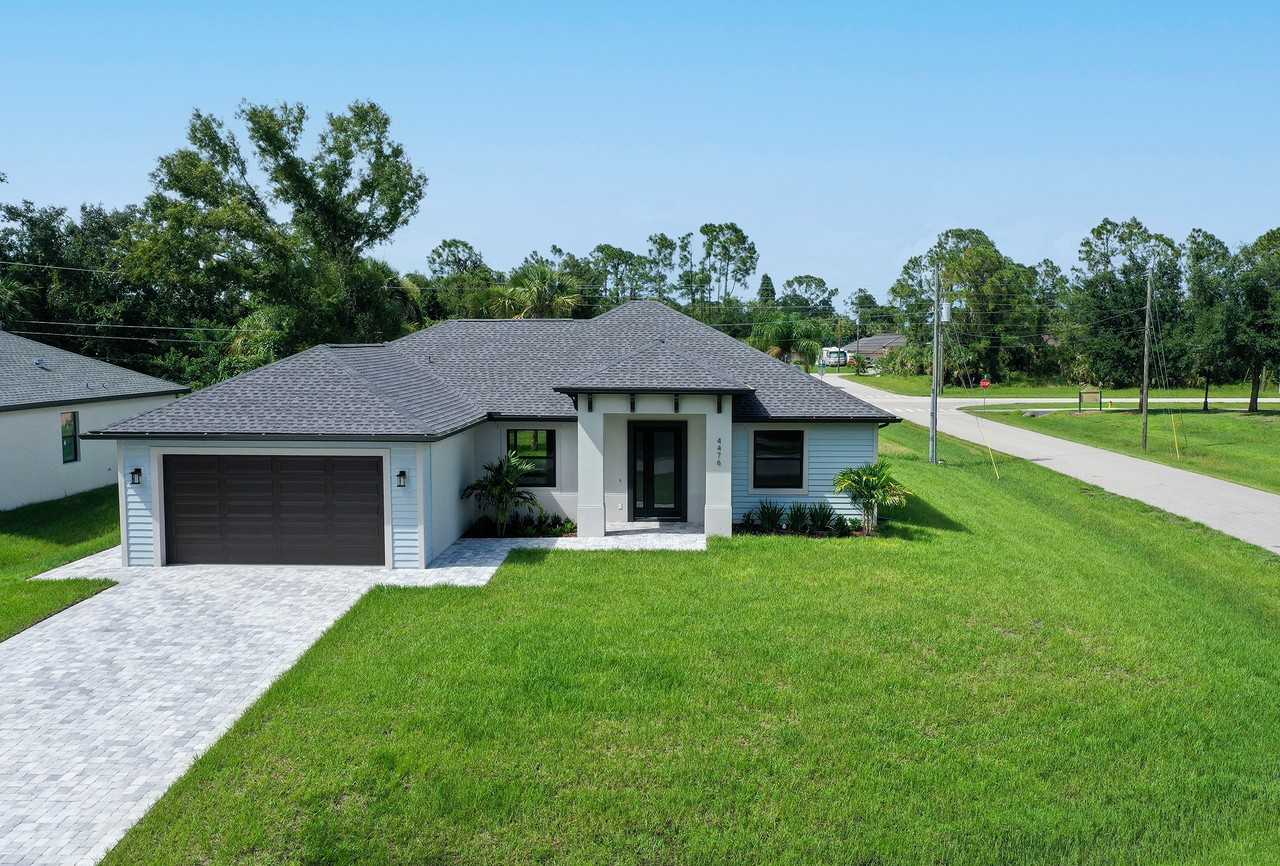 4476 Skyway Avenue - Photo 3 of 42