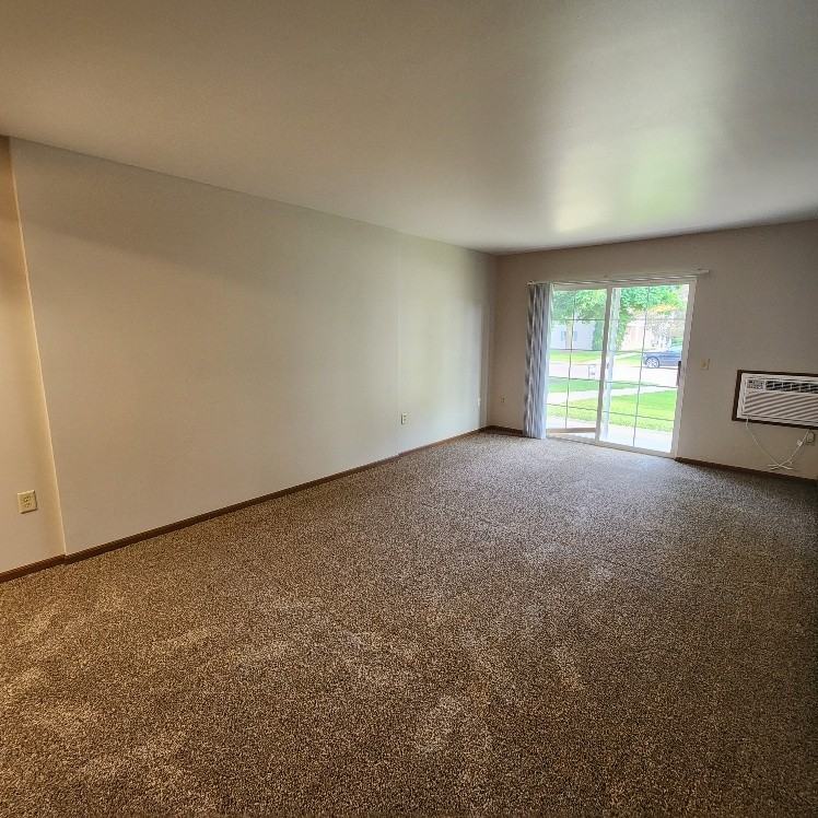 212 Seippel Blvd - Photo 4 of 14