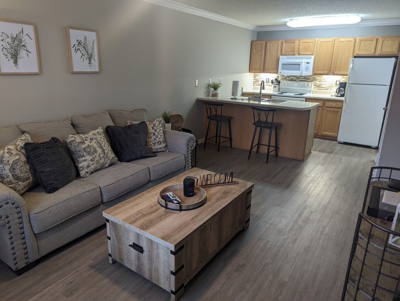 180 W Dublin Dr #404 - Photo 5 of 18