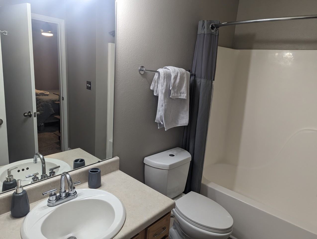 180 W Dublin Dr #404 - Photo 4 of 18