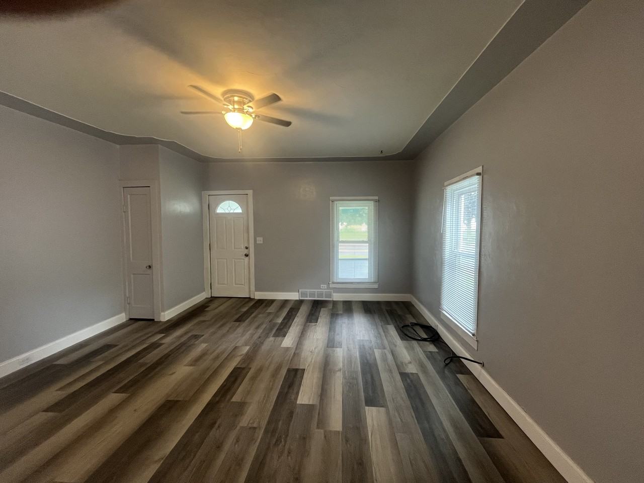 138 S State St - Photo 2 of 13