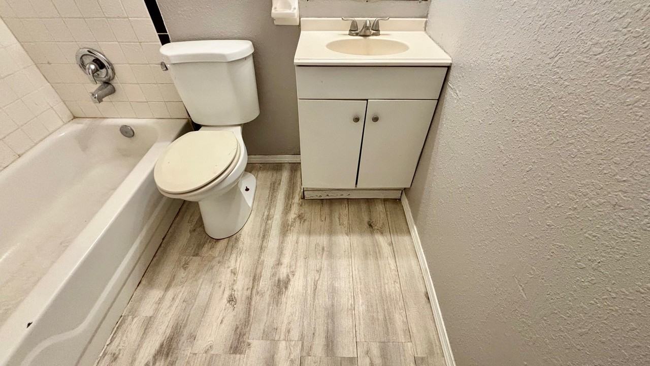 1109 Walton Ave #1 - Photo 5 of 16