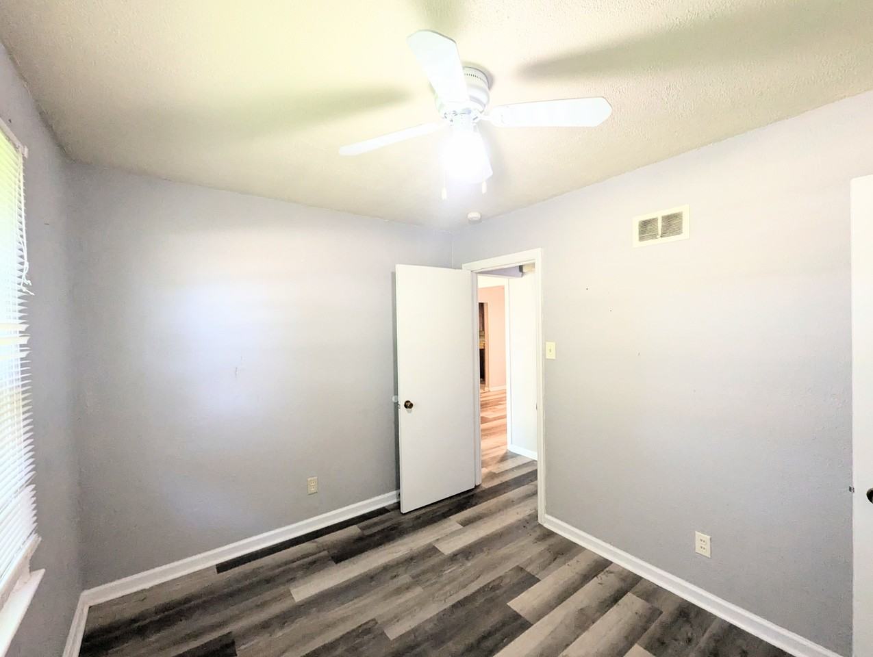 1225 Gahan Dr - Photo 5 of 13