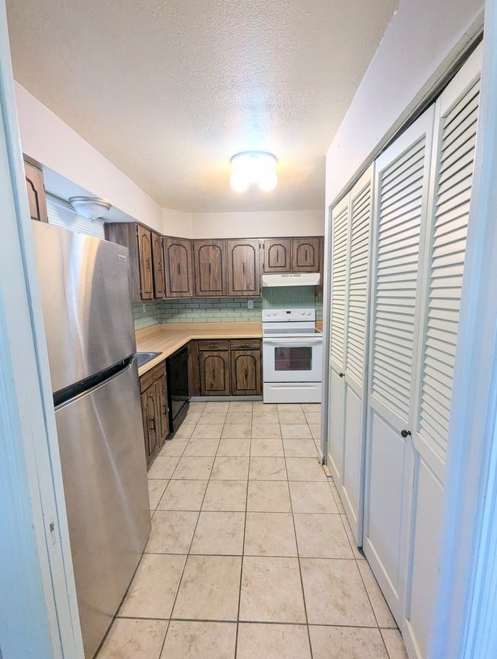 1225 Gahan Dr - Photo 7 of 13