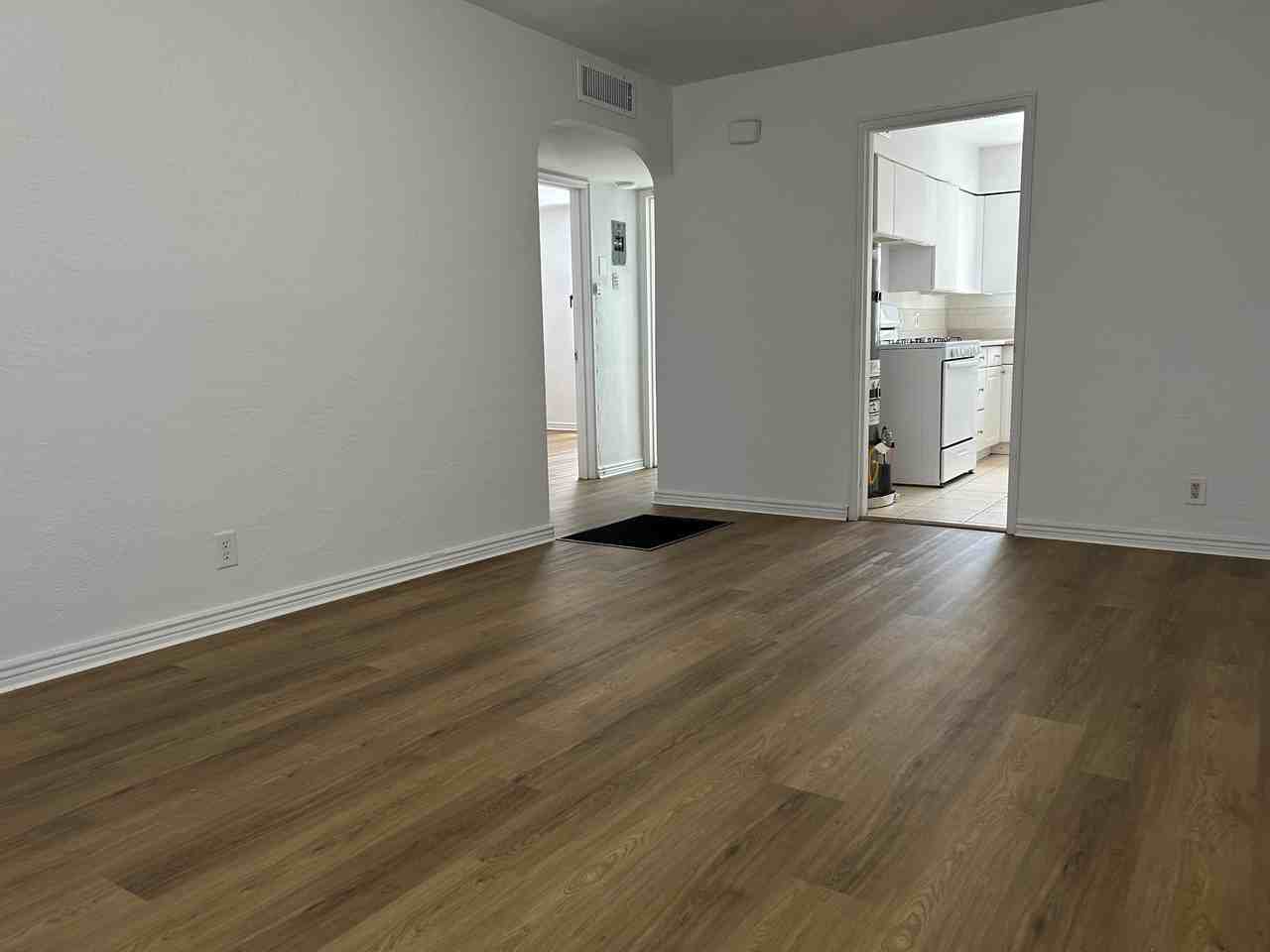1119 Coal Ave Sw - Photo 7 of 42