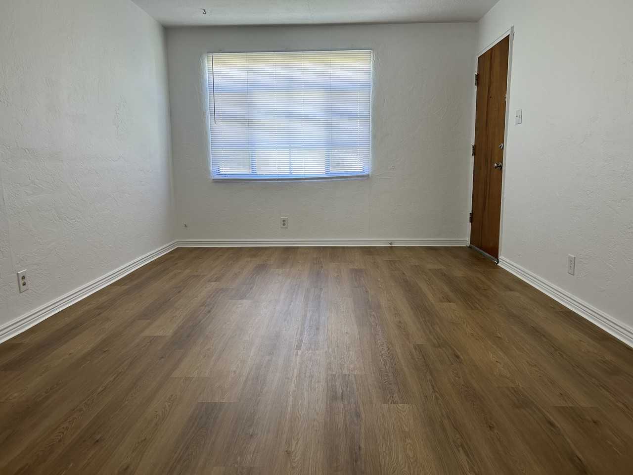 1119 Coal Ave Sw - Photo 3 of 42