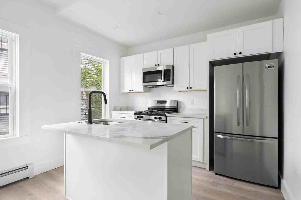 467 E 3rd St #1 - Photo 3 of 21