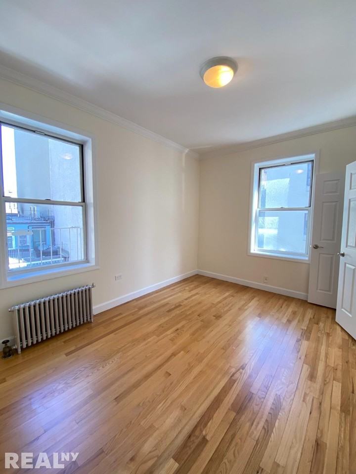 W 13th St #69 - Photo 3 of 6