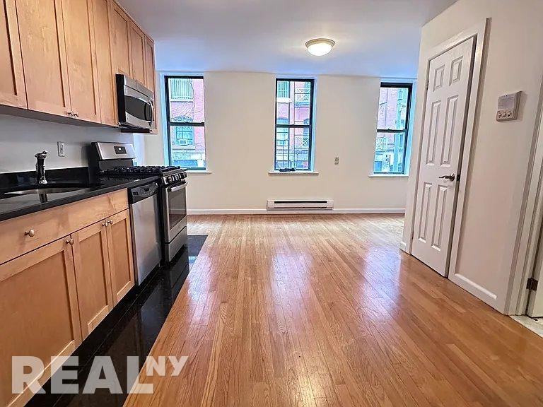 Mott St #2F - Photo 3 of 7