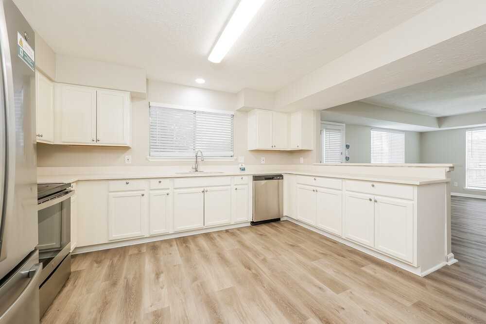 4911 Larksong Ln - Photo 6 of 17