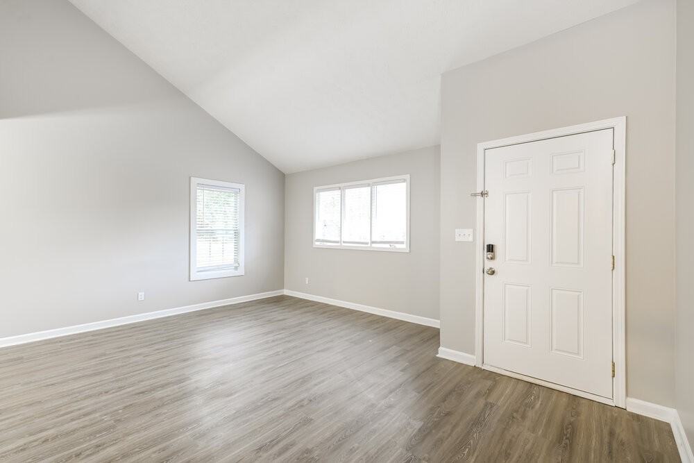 4392 Hardwood Cir Sw - Photo 5 of 16