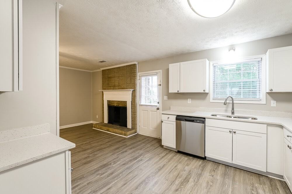 4392 Hardwood Cir Sw - Photo 7 of 16