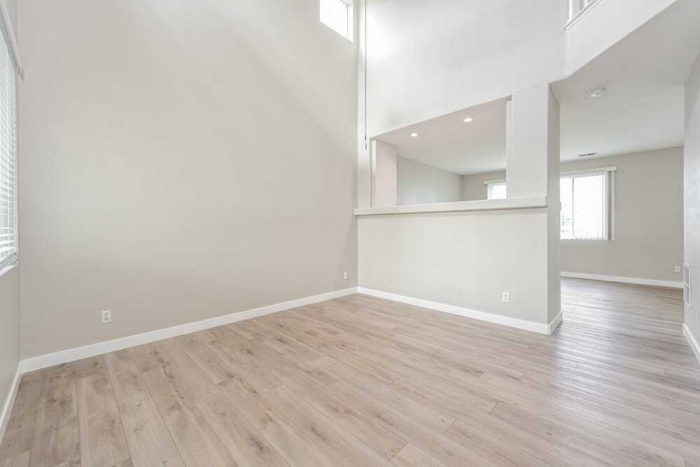 24762 E Wyoming Cir - Photo 6 of 18