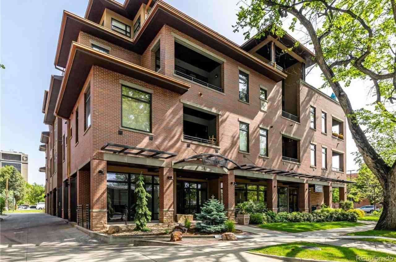 210 W Magnolia St #210