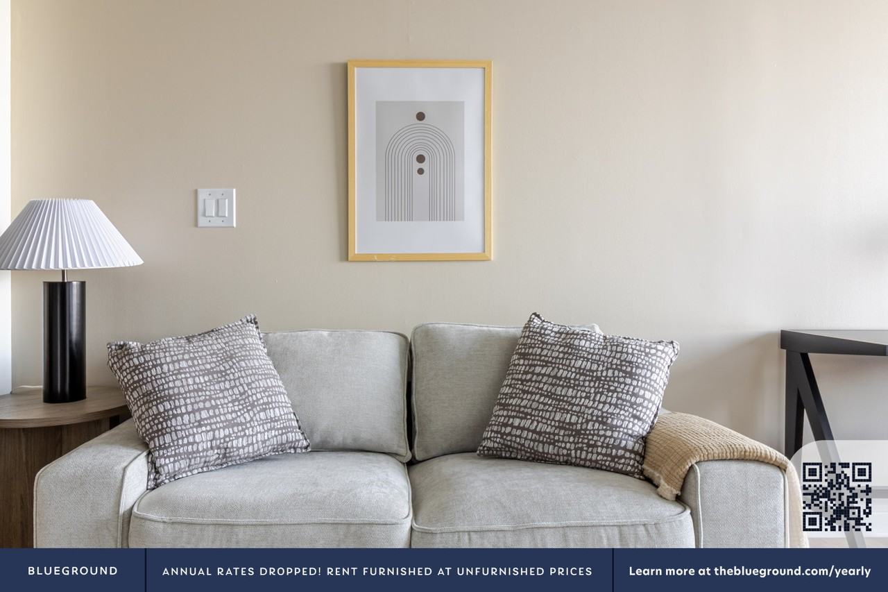 140 Riverside Blvd #1883 - Photo 3 of 25