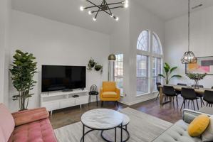 featured image of 4402 Goodwin St