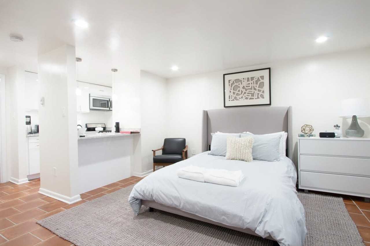 1712 Johnson Ave Nw #1238464P - Photo 4 of 17