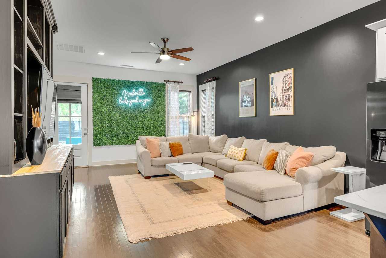 1006 Free Silver Rd #1239915P - Photo 3 of 38