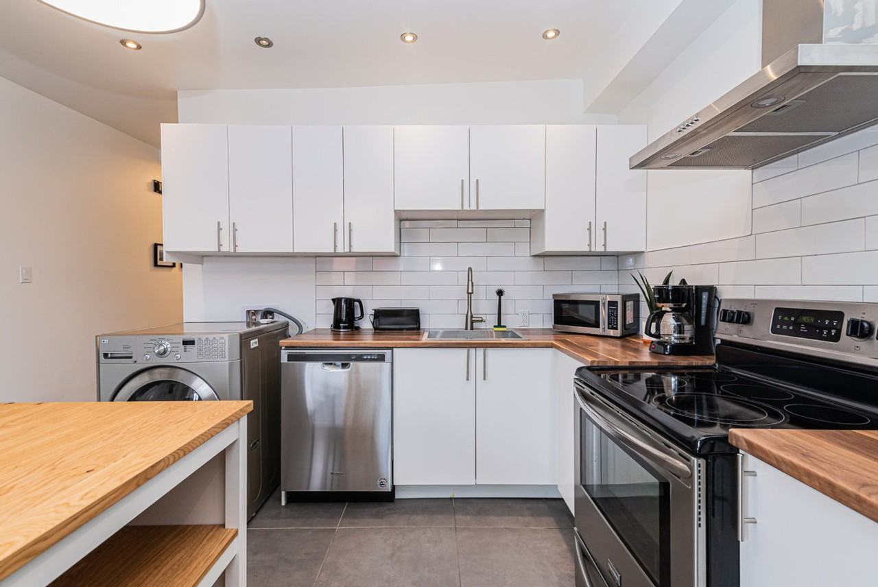 4010 Rue Hochelaga #1240235P - Photo 2 of 36