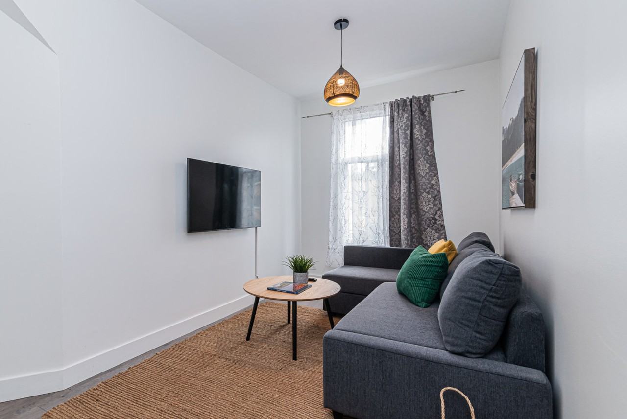 4010 Rue Hochelaga #1240235P - Photo 5 of 34