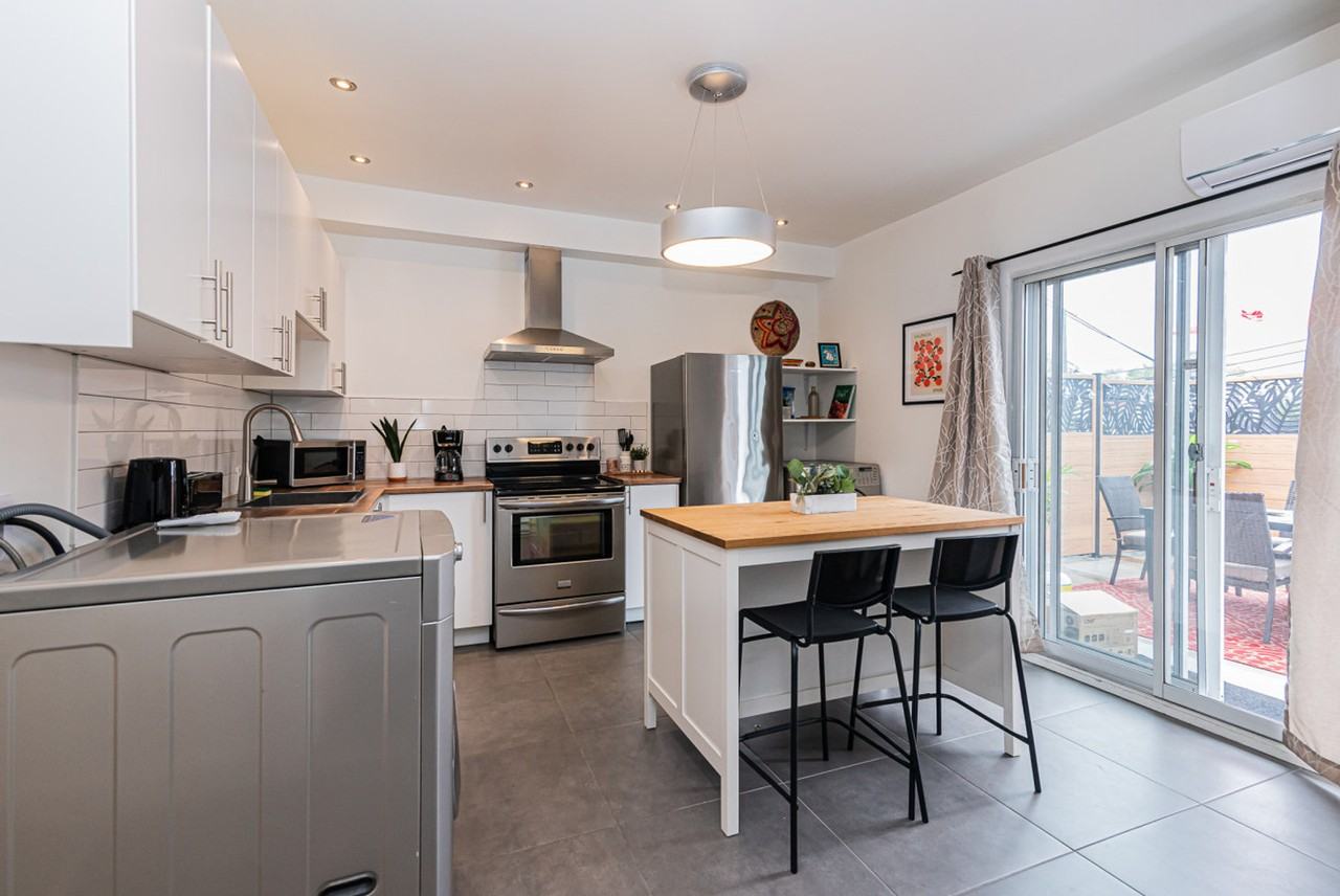 4010 Rue Hochelaga #1240235P - Photo 2 of 34