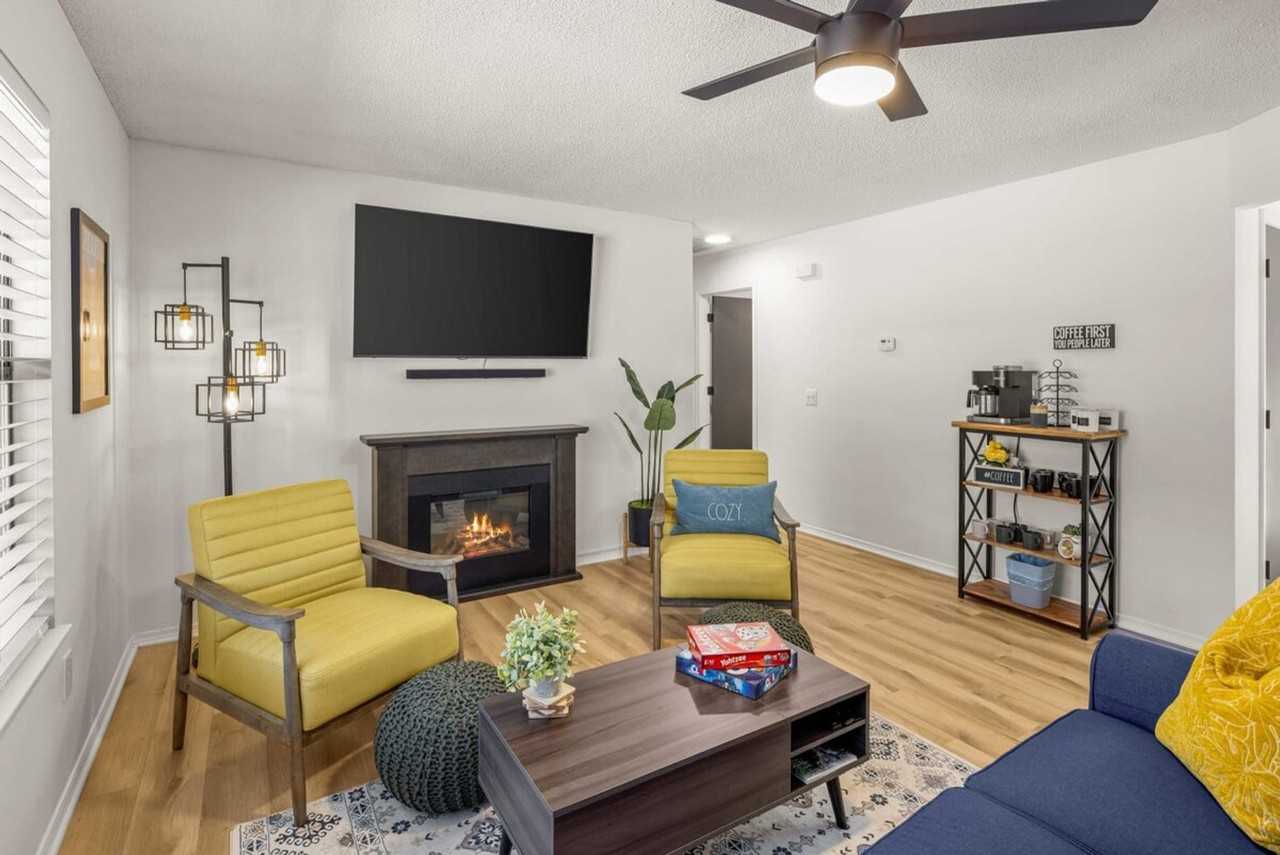 14 Harrington Ln #1241318P - Photo 2 of 35