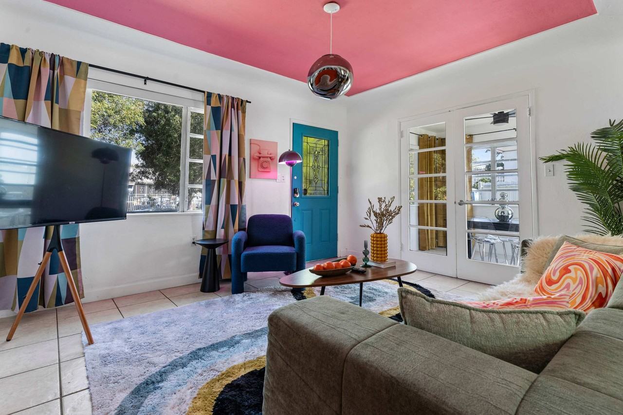 260 Ne 45th St #1241891P - Photo 6 of 34