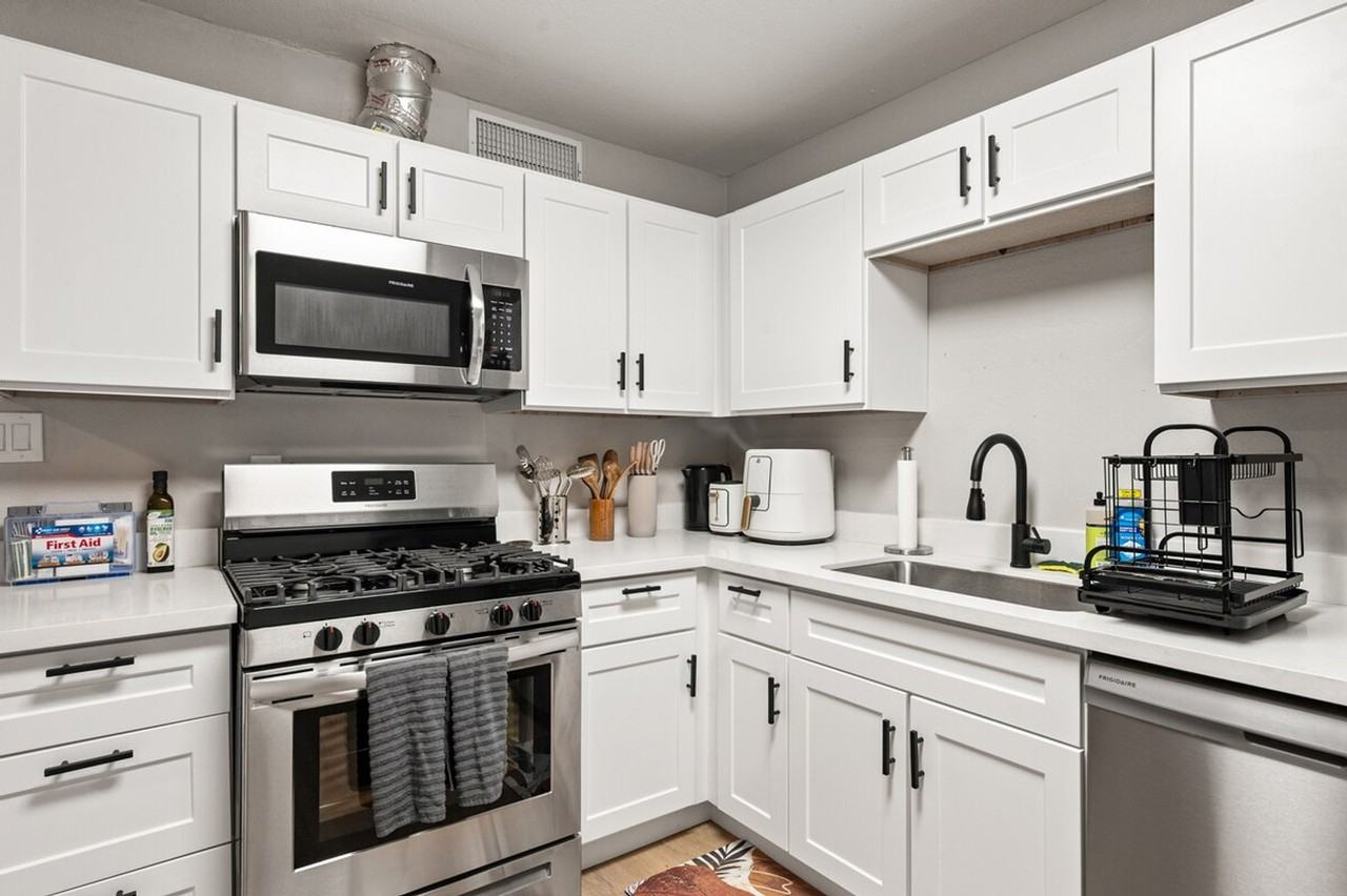 4127 West Wilshire Drive #1244301P - Photo 7 of 27