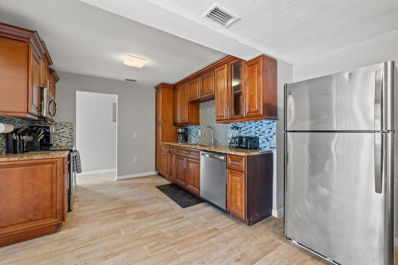 4219 East Henry Avenue - Photo 6 of 26